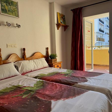 Apartamentos Turisticos Yamasol Фуeнхирола Екстериор снимка