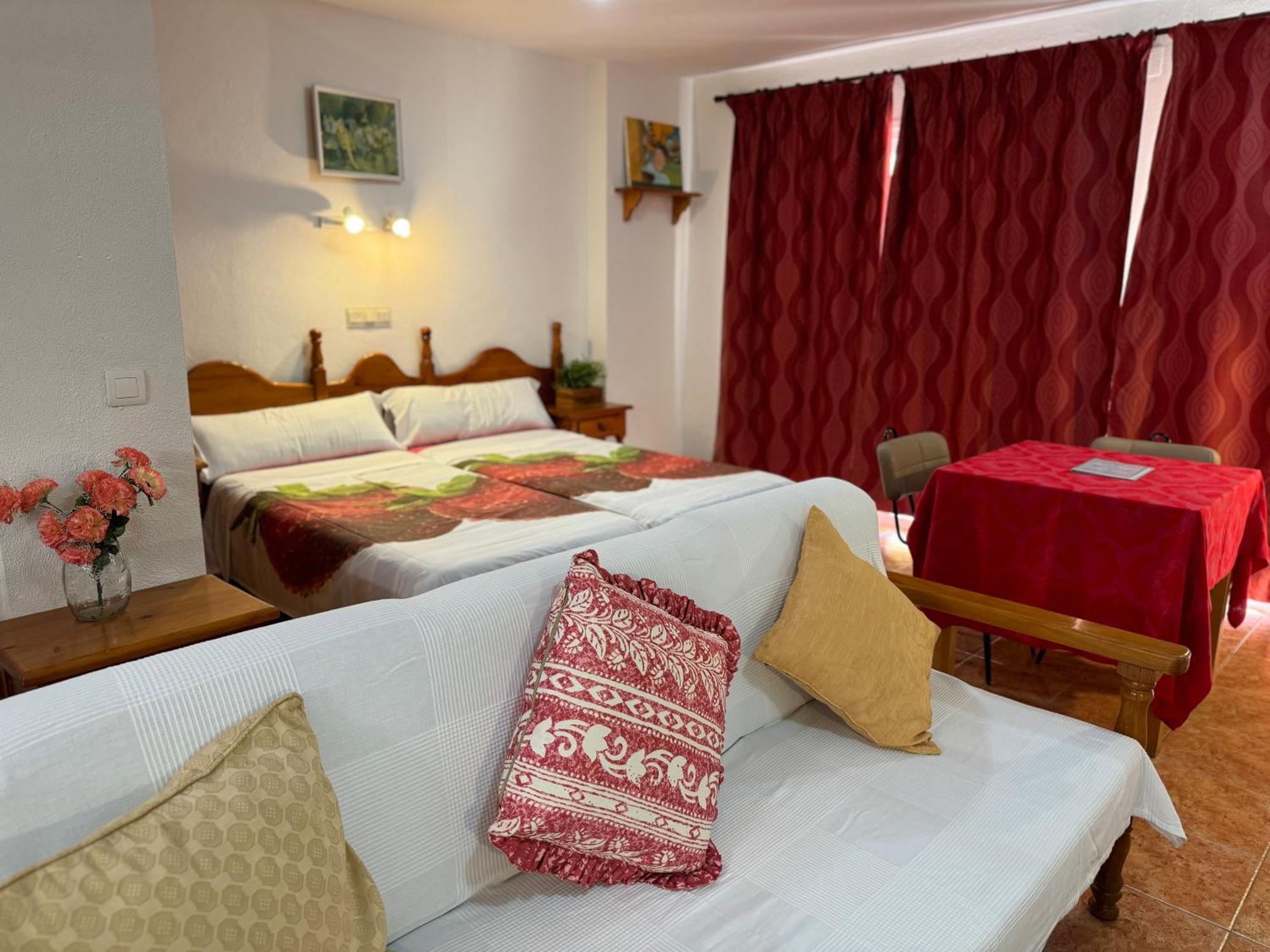 Apartamentos Turisticos Yamasol Фуeнхирола Екстериор снимка