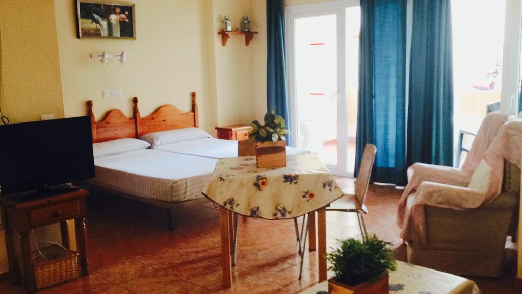 Apartamentos Turisticos Yamasol Фуeнхирола Екстериор снимка