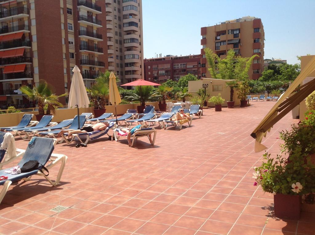 Apartamentos Turisticos Yamasol Фуeнхирола Екстериор снимка